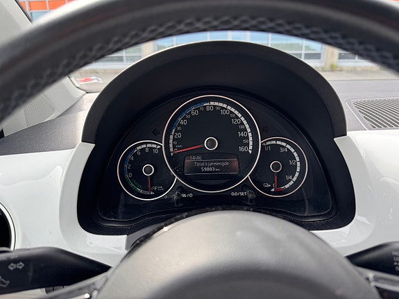 Volkswagen UP! 5 of 5