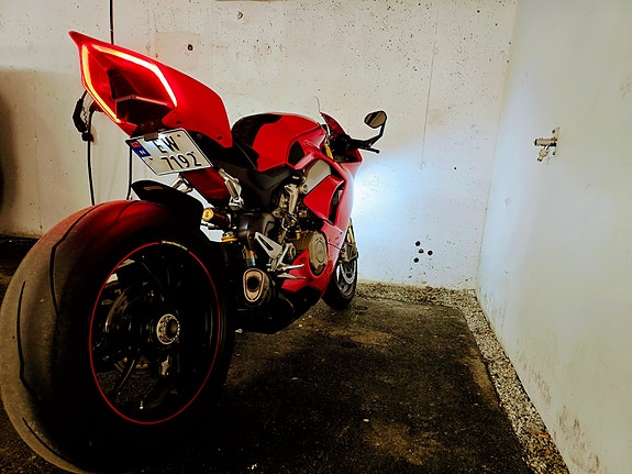 Ducati Panigale V4S 4 of 5