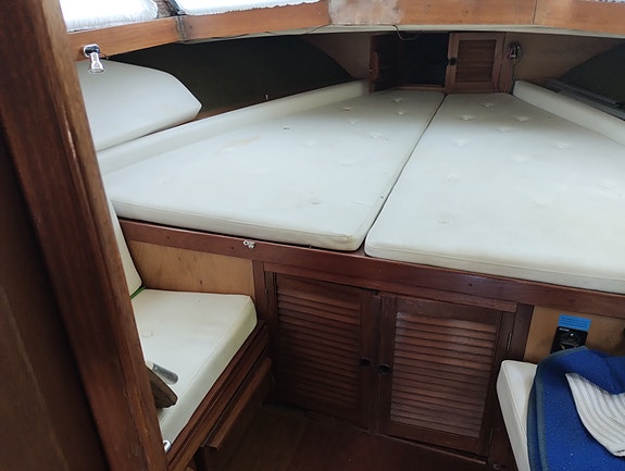 Coronet 32 oceanfarer 3 of 5