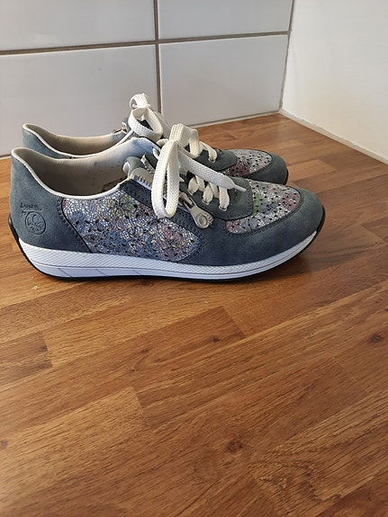 Product image 1 of 4