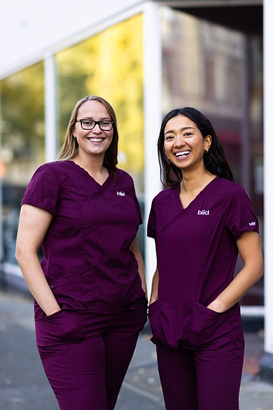 Klinikkleder Martine og Tannlege Sigrid på Grünerløkka