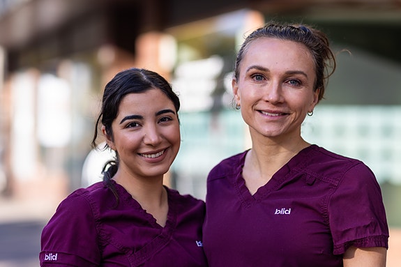 Tannlege Sadaf og Julie på Sagene
