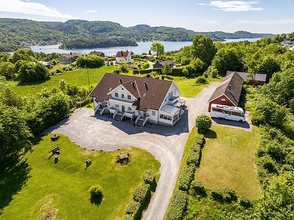 EiendomsMegler1 v/Ole Jonas Gjærum presenterer Amund Tvetens veg 33A, B & C!