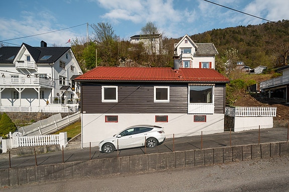 Aktiv Eiendomsmegling v/ Tarek Bergfjord har gleden av å presenter Lyngbøveien 38A.