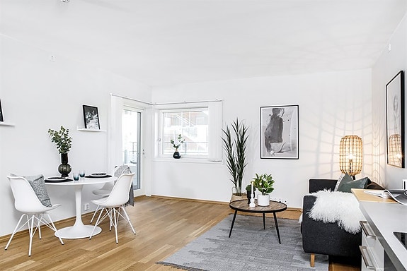 Stue med utgang til terrasse