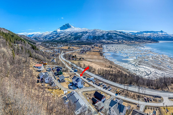 Fin beliggenhet på Storhågen i Håkvik.