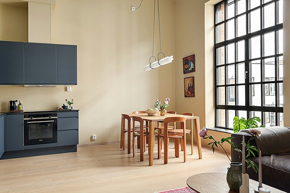 Drømmer du om en bolig med det lille ekstra? Velkommen til Bøkkerveien 10A.