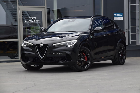 Alfa Romeo Stelvio Quadrifoglio 2 of 30