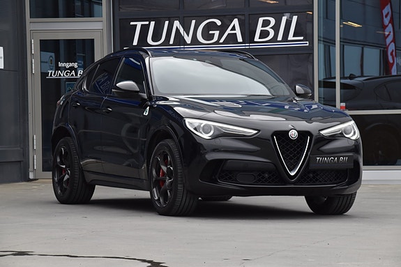 Alfa Romeo Stelvio Quadrifoglio 5 of 30