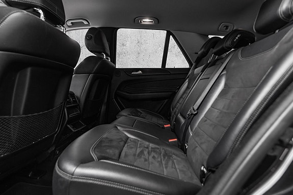Mercedes-Benz ML250 14 of 30