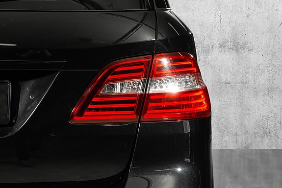 Mercedes-Benz ML250 8 of 30