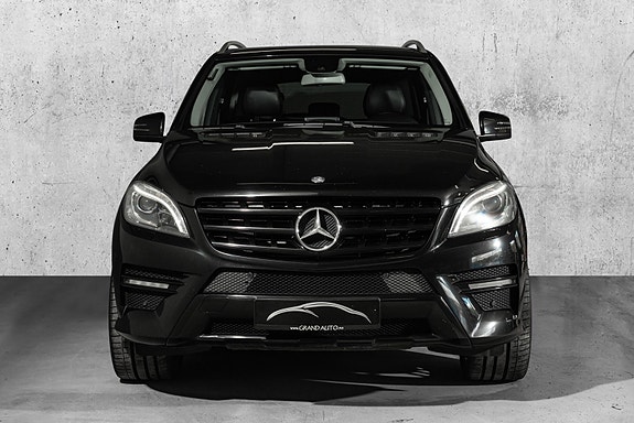 Mercedes-Benz ML250 3 of 30