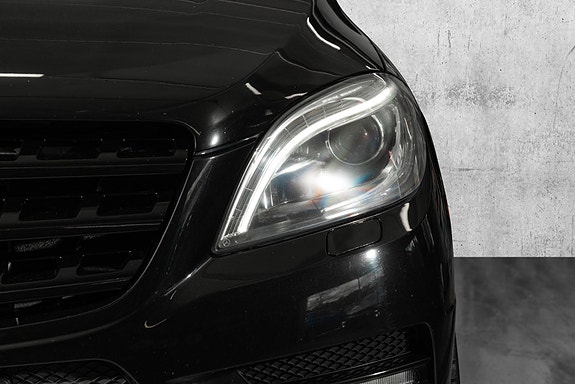 Mercedes-Benz ML250 7 of 30