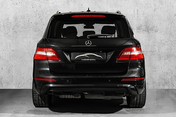 Mercedes-Benz ML250 4 of 30