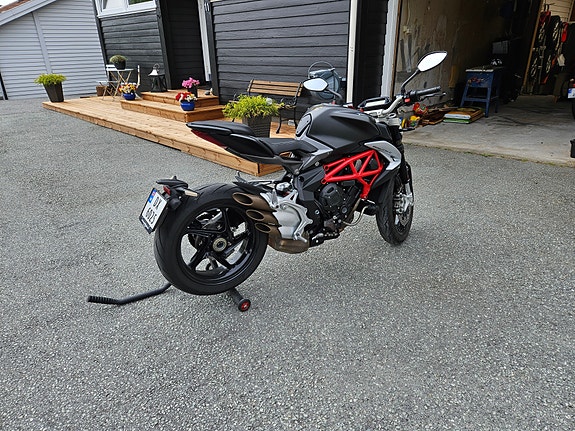 MV Agusta Brutale 800 3 of 5