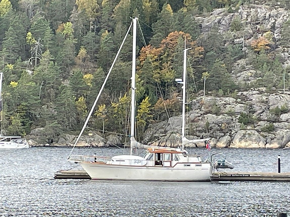 Nauticat 36 2 of 5
