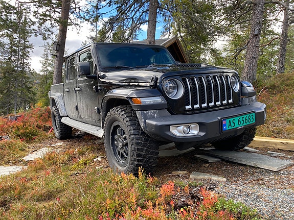 Jeep Gladiator 13 of 23