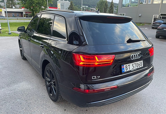 Audi Q7 3 of 30