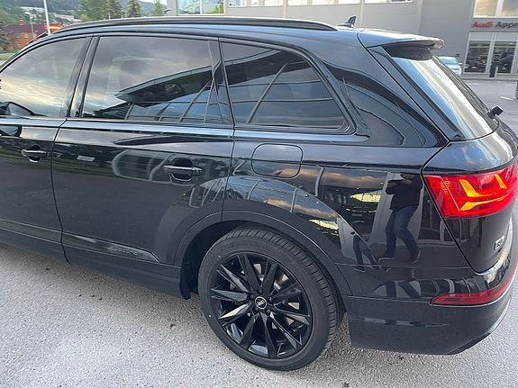 Audi Q7 10 of 30