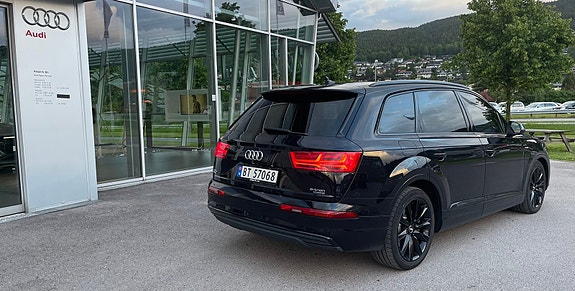 Audi Q7 8 of 30