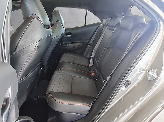 Toyota Corolla 8 of 30