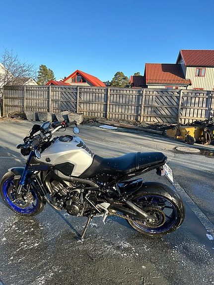 Yamaha Mt-09 3 of 11