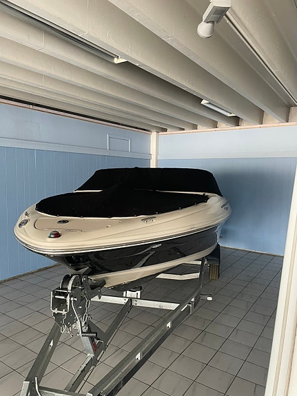 Ny pris! Meget pen SeaRay 205 sport perfekt for vannski og familieturer 3 of 5