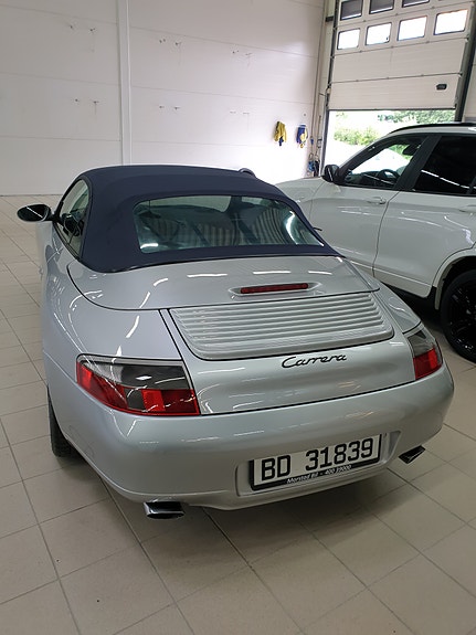 Porsche 911 4 of 5