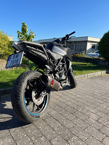 KTM Duke 125 2 of 5