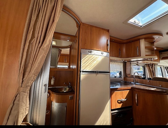 Hymer 2 of 5