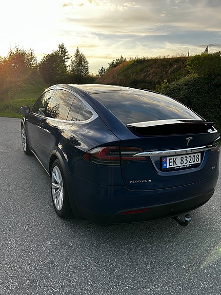 Tesla Model X 2 of 18