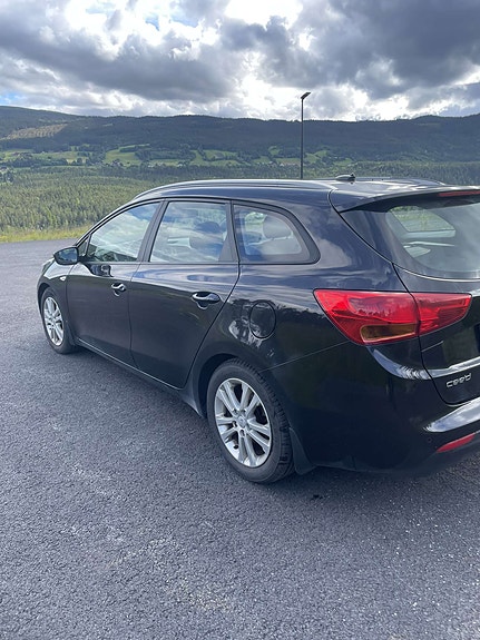 Kia Ceed 15 of 25