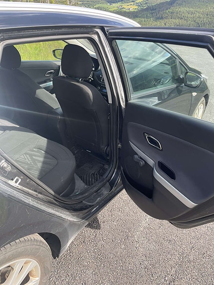 Kia Ceed 4 of 25