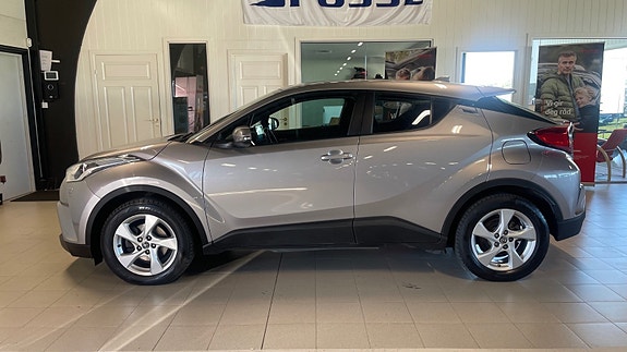 Toyota C-HR 5 of 5