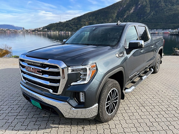 GMC Sierra 4 of 5