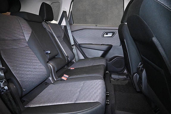 Nissan X-Trail 9 of 30