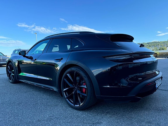 Porsche Taycan Cross Turismo