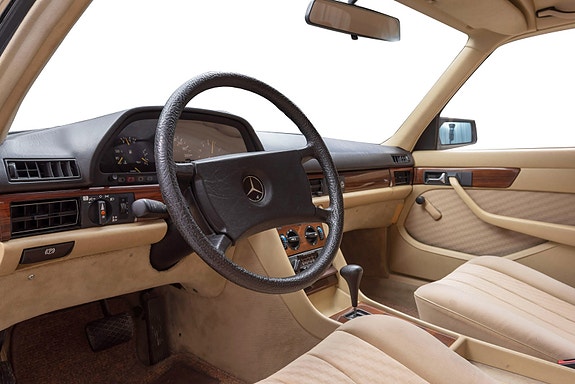 Mercedes-Benz S280 10 of 19