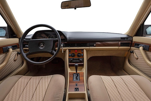 Mercedes-Benz S280 11 of 19