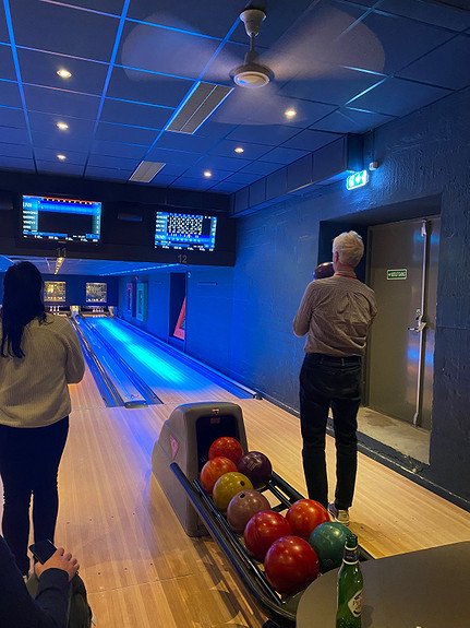 Vi har årlig bowlingturnering.