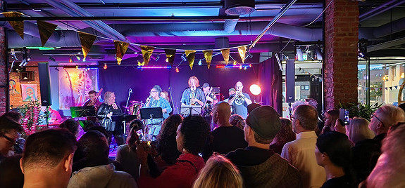 Fra konsert med Holmlia Yacht Club Band