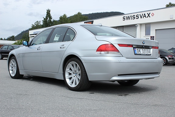 BMW 745i 3 of 14