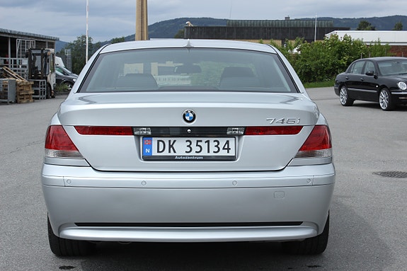 BMW 745i 4 of 14
