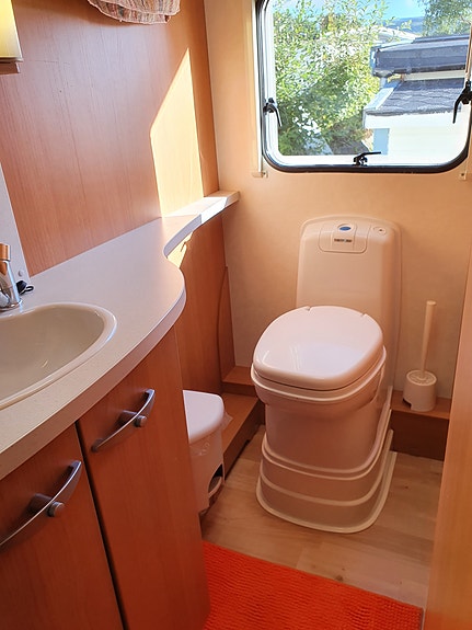 Knaus Royale 590 med spikertelt med alt innbo 30 of 30