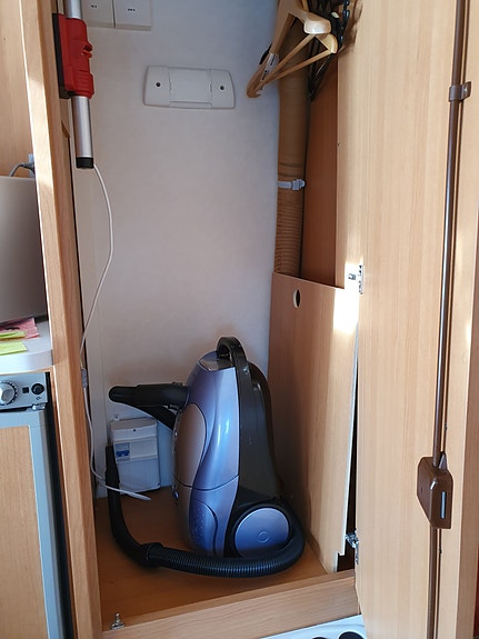 Knaus Royale 590 med spikertelt med alt innbo 12 of 30