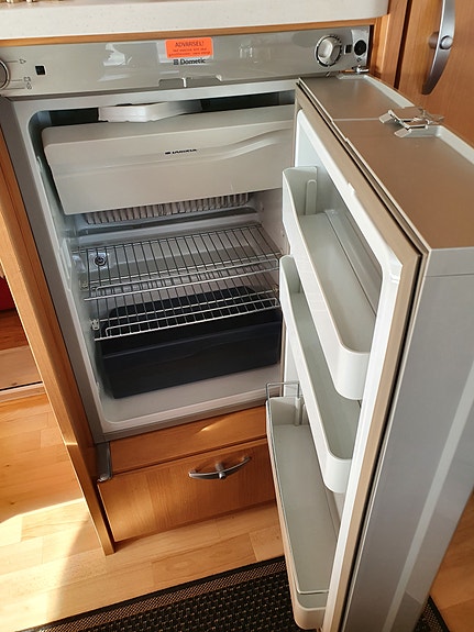 Knaus Royale 590 med spikertelt med alt innbo 11 of 30