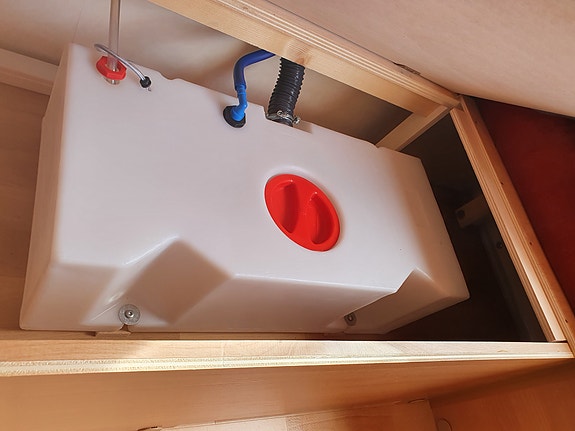Knaus Royale 590 med spikertelt med alt innbo 21 of 30