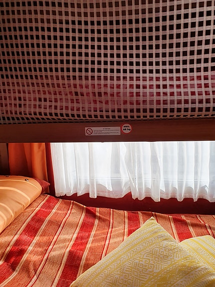 Knaus Royale 590 med spikertelt med alt innbo 27 of 30