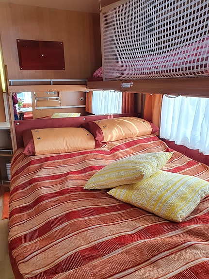 Knaus Royale 590 med spikertelt med alt innbo 25 of 30