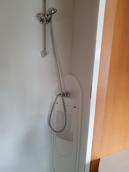 Knaus Royale 590 med spikertelt med alt innbo 29 of 30